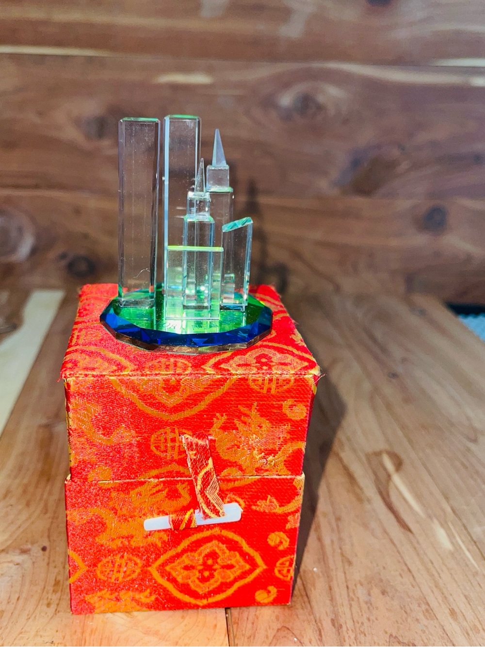 Vintage Crystal NYC Skyline Figurine Twin Towers WTC Iridescent Base Prism - Picture 2 of 9